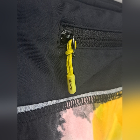 LuluLemon Speed Shorts Citron Tinted Canvas Sz 4 - Picture 4 of 9